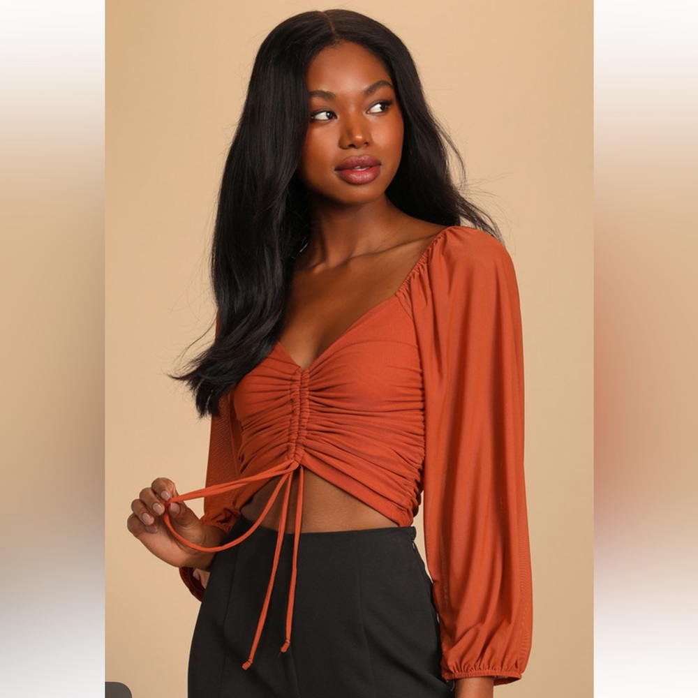 Long sleeve ruched crop top